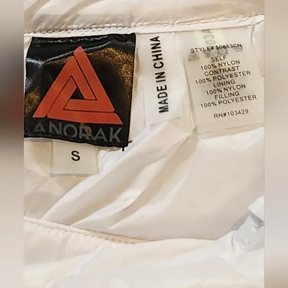 NWOT Anorak Nylon Quilted White Skirt. Sz S. - Picture 3 of 5